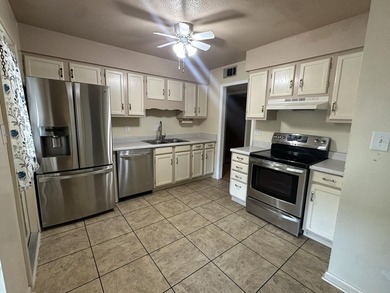 Located in Fort Walton Beach's established Kenwood neighborhood - photo 30
