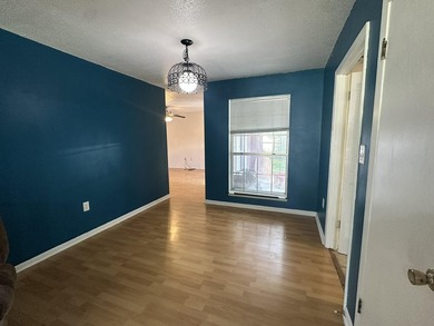 Located in Fort Walton Beach's established Kenwood neighborhood - photo 33