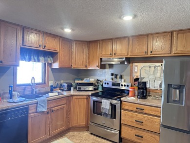 Looking for a year-round residence or the perfect lake getaway - photo 29