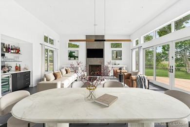 This newly constructed modern residence offers stunning - photo 4
