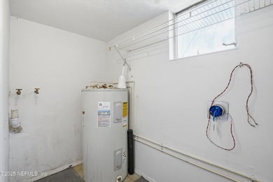 This property offers a rare opportunity with two separate homes - photo 11