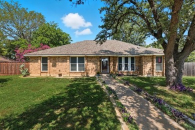 Lake Lewisville Home For Sale in Hickory Creek Texas