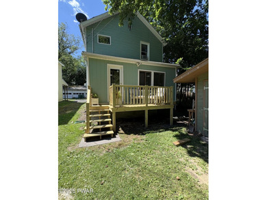 Welcome home to this well-maintained 2-bedroom, 1.5-bath - photo 3