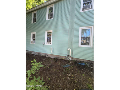 Welcome home to this well-maintained 2-bedroom, 1.5-bath - photo 4