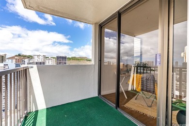 Experience true urban island living in this high-floor - photo 15