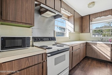This property offers a rare opportunity with two separate homes - photo 19