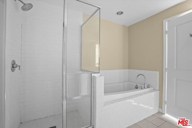 Welcome to Indigo, ideally located in the heart of the Marina - photo 21