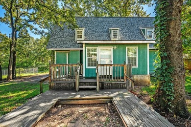 Charming 3-Bed, 2-Bath Lake Texoma Retreat on Two Wooded Lots - photo 8