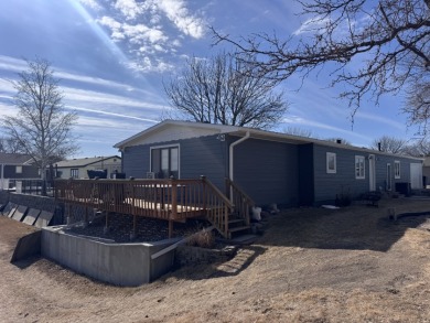 Looking for a year-round residence or the perfect lake getaway - photo 3
