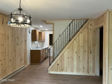 Enjoy Lake Wallenpaupack in the is newly renovated chalet style - photo 10
