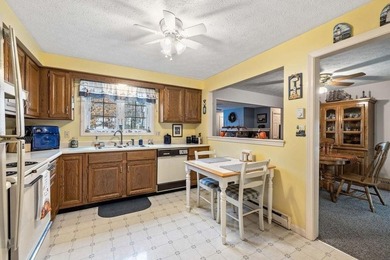 Almost 1900 sq' with 4 bedrooms (2 on the first floor) and 3 - photo 9