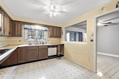Almost 1900 sq' with 4 bedrooms (2 on the first floor) and 3 - photo 10