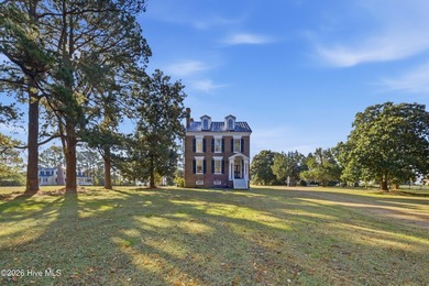 Gracefully positioned along the quiet shores of the Albemarle - photo 2