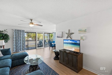 Beautifully furnished and recently updated, this three-bedroom - photo 14