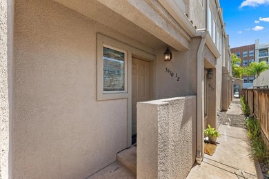Welcome to this beautifully maintained townhome, built in 2008 - photo 34