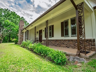 This house in move in ready. If you like hunting and fishing - photo 10