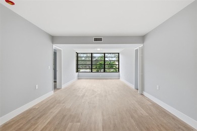 Spacious 2-bedroom, 2-bath condo in the heart of Davie! Ideally - photo 13