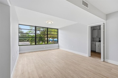 Spacious 2-bedroom, 2-bath condo in the heart of Davie! Ideally - photo 14