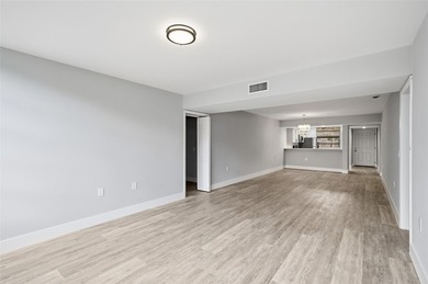 Spacious 2-bedroom, 2-bath condo in the heart of Davie! Ideally - photo 16