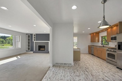 Stunning home with lake frontage on Lake McCall! This house - photo 17