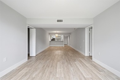 Spacious 2-bedroom, 2-bath condo in the heart of Davie! Ideally - photo 17