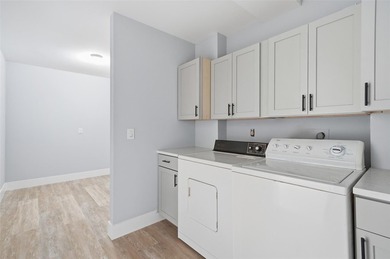 Spacious 2-bedroom, 2-bath condo in the heart of Davie! Ideally - photo 18