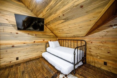 Excalibur is gorgeous LUXURY short term rental cabin in the