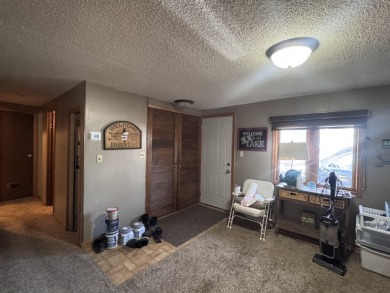Looking for a year-round residence or the perfect lake getaway - photo 17