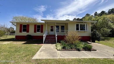 Enjoy coastal living in this well-appointed 3-bedroom, 2-bath - photo 3