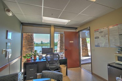 Prestigious Medical Office Building for Sale or Lease in - photo 9