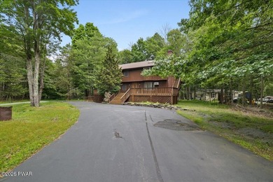 Welcome to this spacious and versatile 5-bedroom, 2-bath home - photo 2