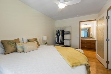 Kanoe Resort, also known as Kanoe Apartments, is an 18-unit very - photo 22