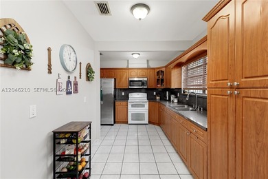 Stunning location! This duplex is a hidden gem, perfectly - photo 27