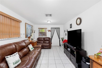 Stunning location! This duplex is a hidden gem, perfectly - photo 29