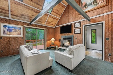 Tucked away in the sought after Hideout community sits this 3 - photo 10