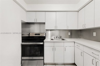 Stunning location! This duplex is a hidden gem, perfectly - photo 43