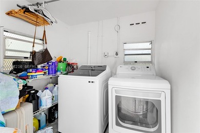 Stunning location! This duplex is a hidden gem, perfectly - photo 44