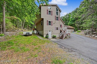 Beautifully updated 3BR/3BA home situated on over an acre in - photo 9