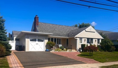 Completely updated 1-Family Gem in East Rockaway's Waverly Park - photo 1