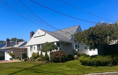 Completely updated 1-Family Gem in East Rockaway's Waverly Park - photo 2