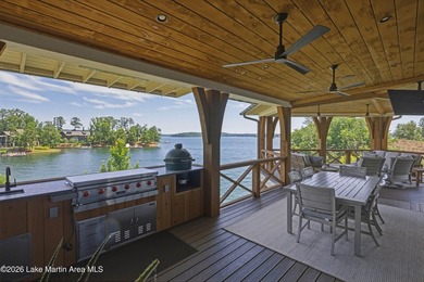 A DIAMOND VIEW designed for gathering without feeling crowded - photo 20