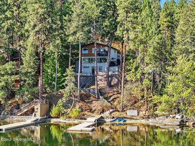 Welcome to your ultimate lakeside retreat on the coveted shores - photo 1
