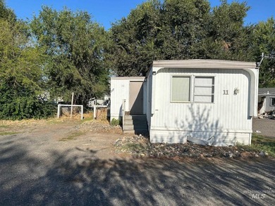 Welcome to AFFORDABLE housing in a well-maintained and - photo 4