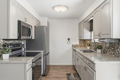No HOA, No Metro! Pride of ownership shines in this - photo 7