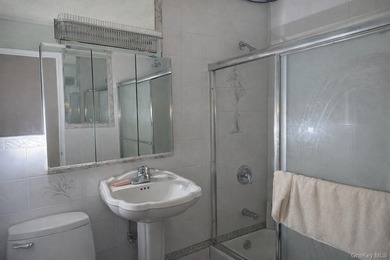 61-20 Grand Central Parkway C1102 - photo 8