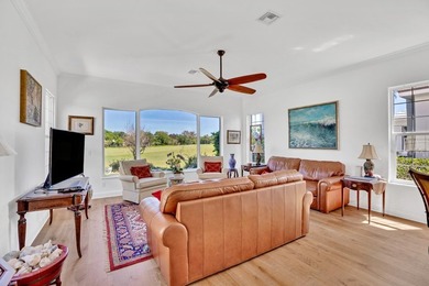 Elegant Oak Harbor, Bermuda style architecture set on a fabulous - photo 16