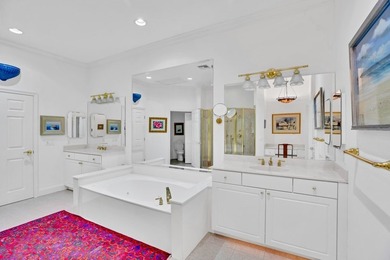 Elegant Oak Harbor, Bermuda style architecture set on a fabulous - photo 22