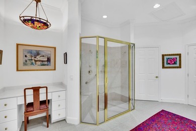 Elegant Oak Harbor, Bermuda style architecture set on a fabulous - photo 23