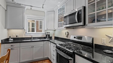 Located in the heart of downtown San Rafael, 27 Latham Street - photo 32