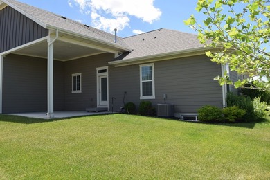 Beautiful, Cozy Rambler with Privacy AND One level living with - photo 3